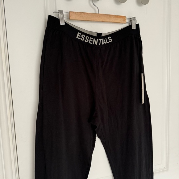 Fear of God Essentials Essentials Black Lounge Pants
Size M - Picture 7 of 13